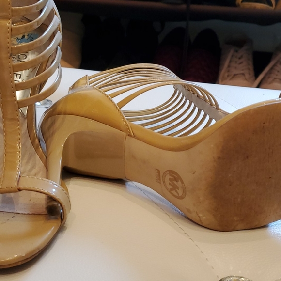 Shoes - Picture 2 of 4